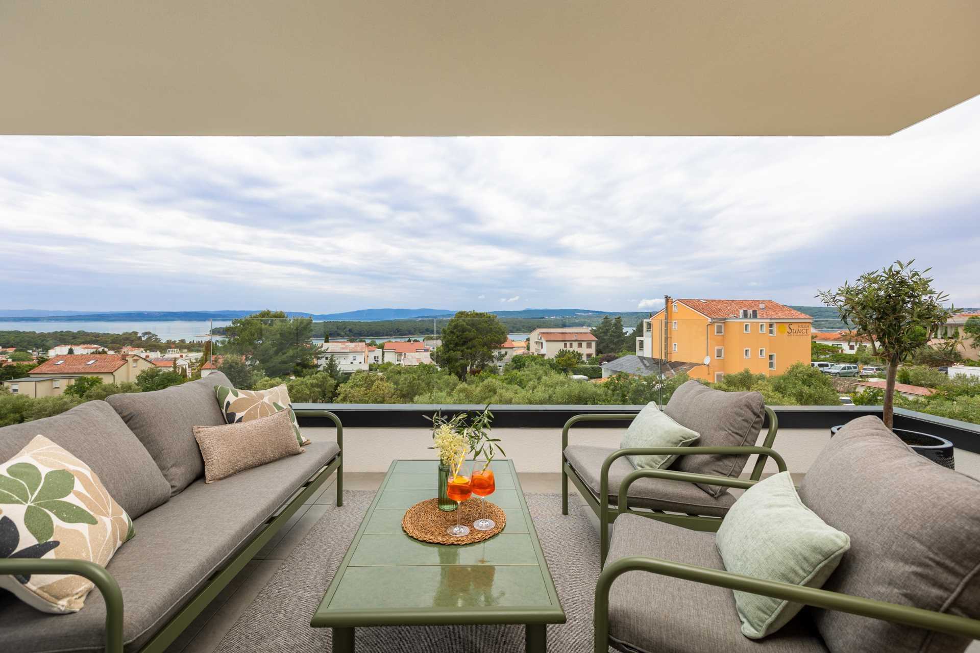 Luxusvilla 45° mit Infinity-Pool