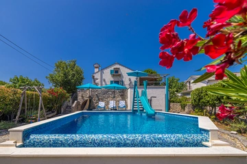 Holiday House in Kornić for up to 6 Guests