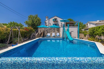 Holiday House in Kornić for up to 6 Guests