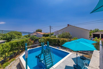 Holiday House in Kornić for up to 6 Guests