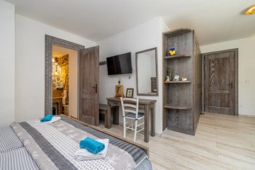 Holiday House in Kornić for up to 6 Guests