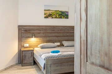 Holiday House in Kornić for up to 6 Guests