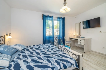 Holiday House in Kornić for up to 6 Guests