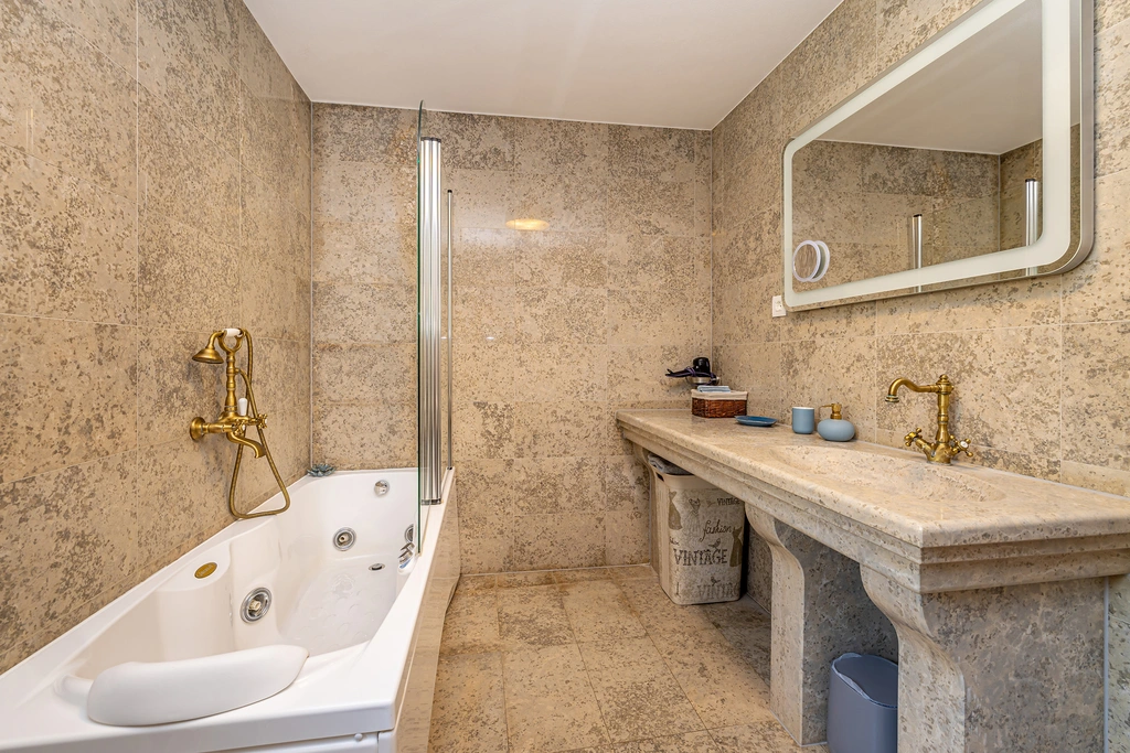 Holiday House in Kornić for up to 6 Guests