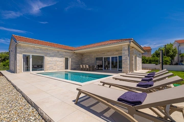 Three-Bedroom Villa with Private Pool in Pinezići, Krk