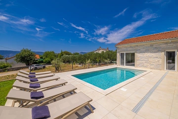 Three-Bedroom Villa with Private Pool in Pinezići, Krk