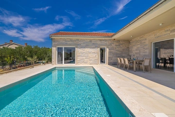 Three-Bedroom Villa with Private Pool in Pinezići, Krk