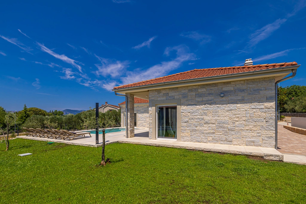 Three-Bedroom Villa with Private Pool in Pinezići, Krk