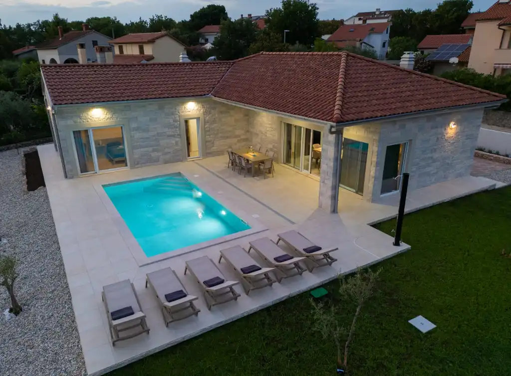 Three-Bedroom Villa with Private Pool in Pinezići, Krk