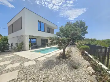 Holiday House in Linardici with Private Pool