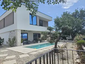 Holiday House in Linardici with Private Pool