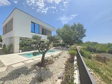 Holiday House in Linardici with Private Pool