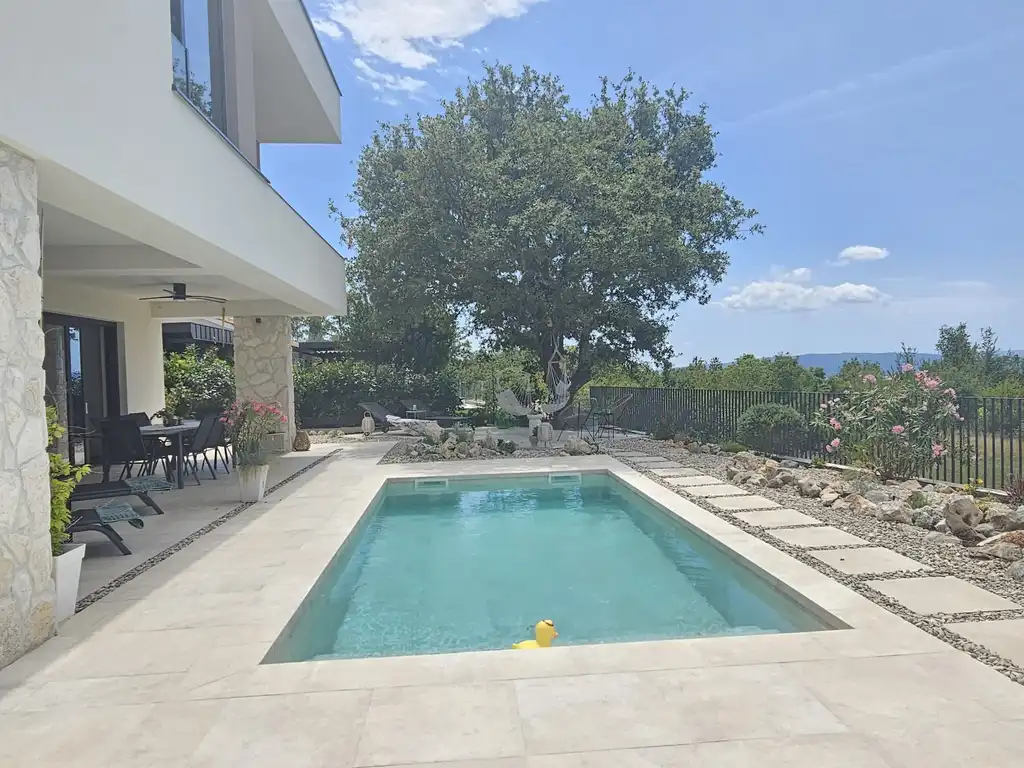 Holiday House in Linardici with Private Pool