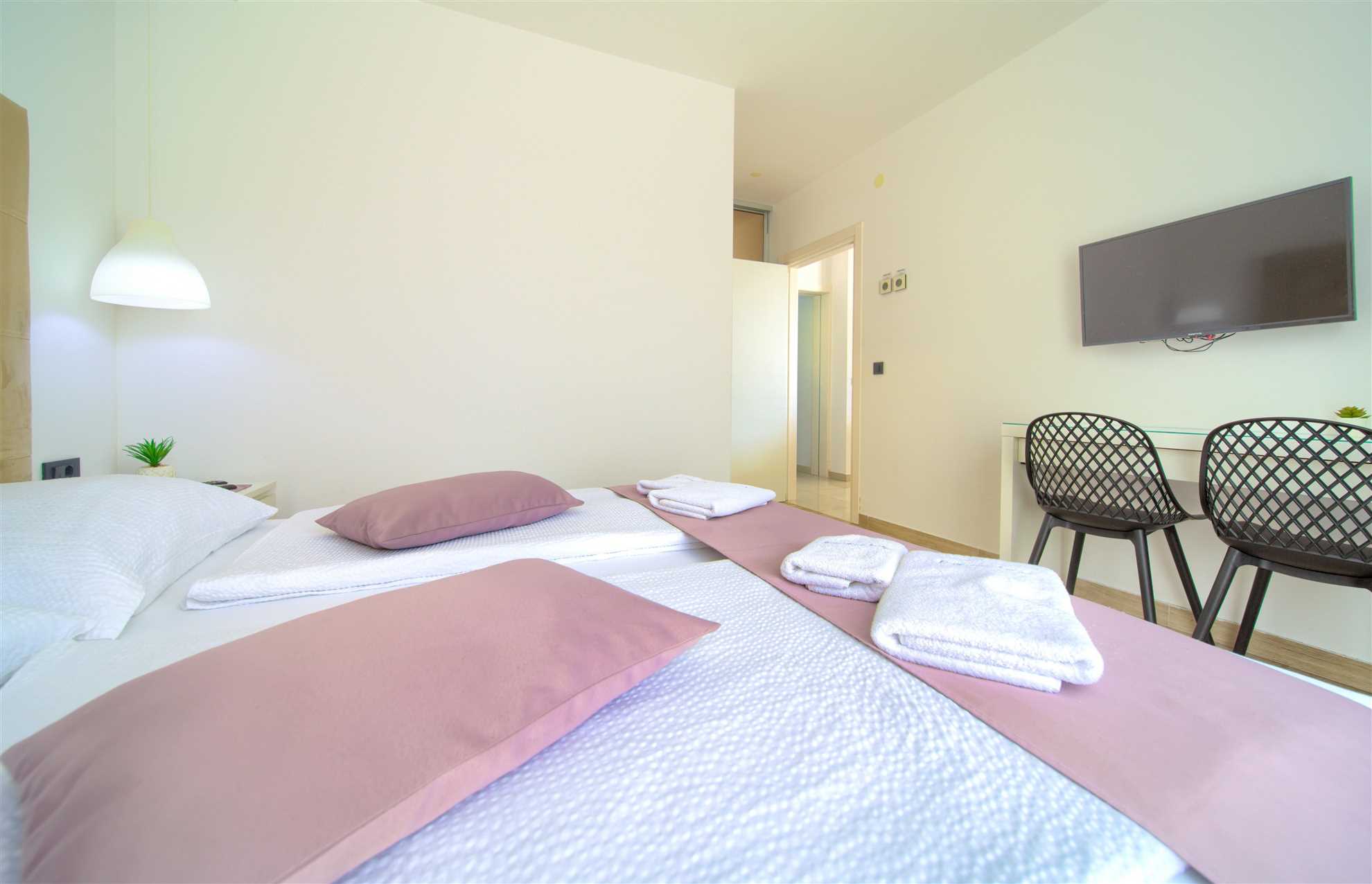 Villa LUMINOSA mit Außen- und Innenpool und Sauna