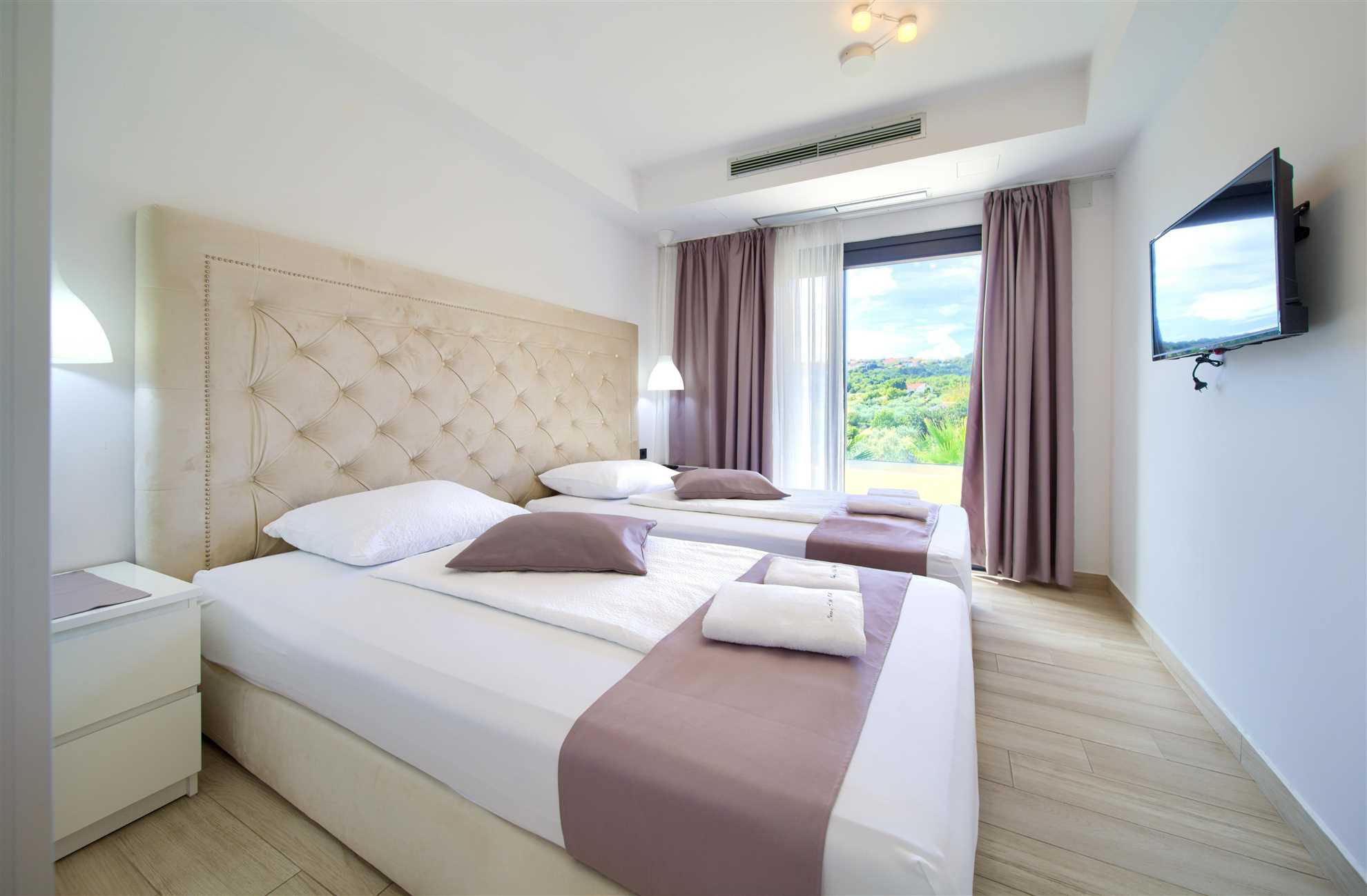 Villa LUMINOSA mit Außen- und Innenpool und Sauna