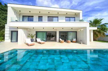 Villa in Vrh with Indoor/Outdoor Pool & Sauna