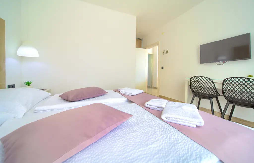 Villa in Vrh with Indoor/Outdoor Pool & Sauna