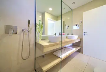 Villa in Vrh with Indoor/Outdoor Pool & Sauna