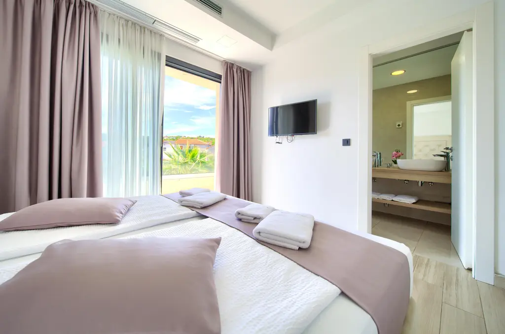 Villa in Vrh with Indoor/Outdoor Pool & Sauna