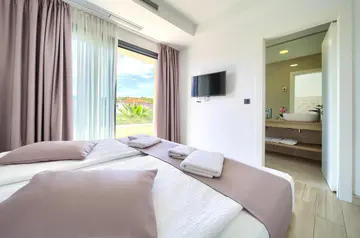 Villa in Vrh with Indoor/Outdoor Pool & Sauna