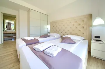 Villa in Vrh with Indoor/Outdoor Pool & Sauna