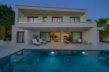 Villa in Vrh with Indoor/Outdoor Pool & Sauna