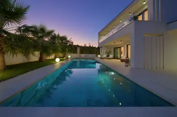 Villa in Vrh with Indoor/Outdoor Pool & Sauna