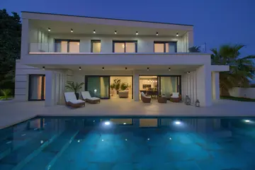 Villa in Vrh with Indoor/Outdoor Pool & Sauna