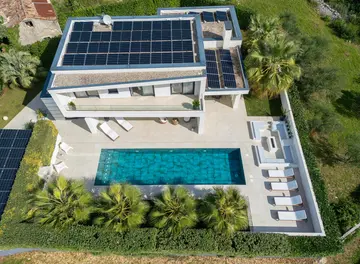 Villa in Vrh with Indoor/Outdoor Pool & Sauna