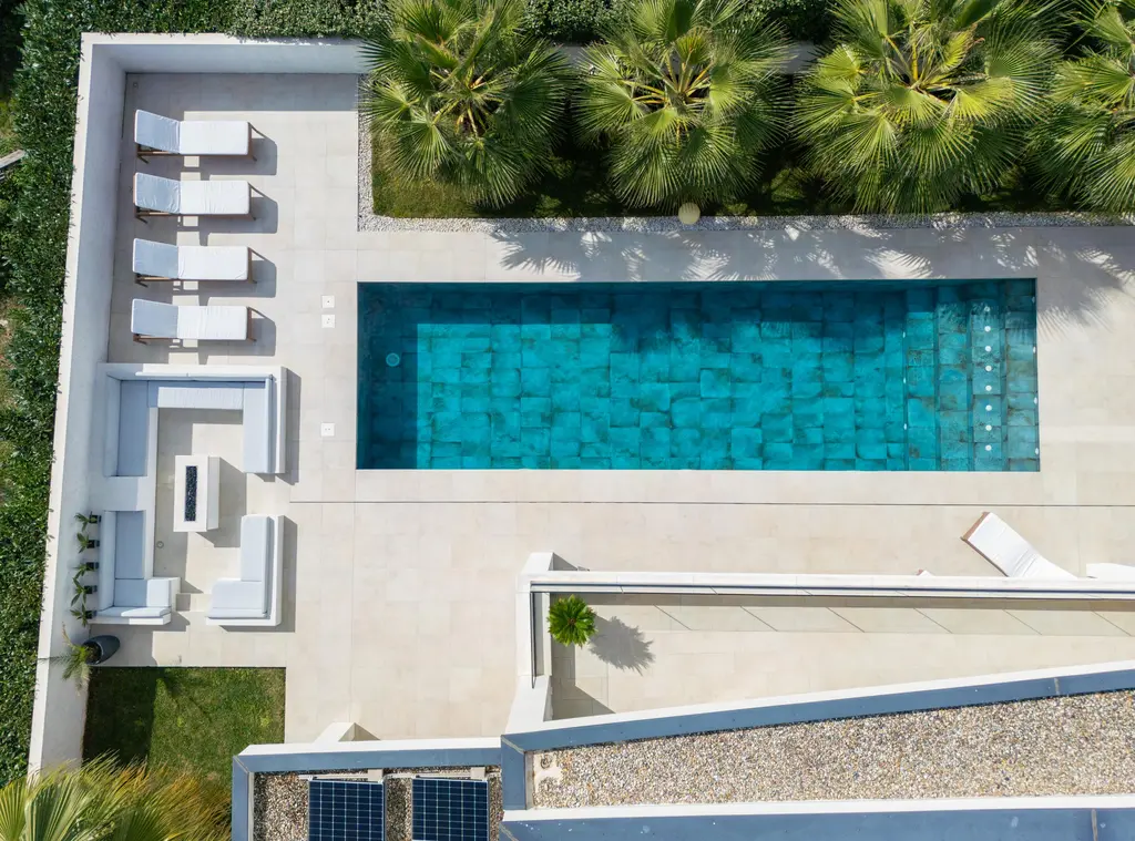 Villa in Vrh with Indoor/Outdoor Pool & Sauna