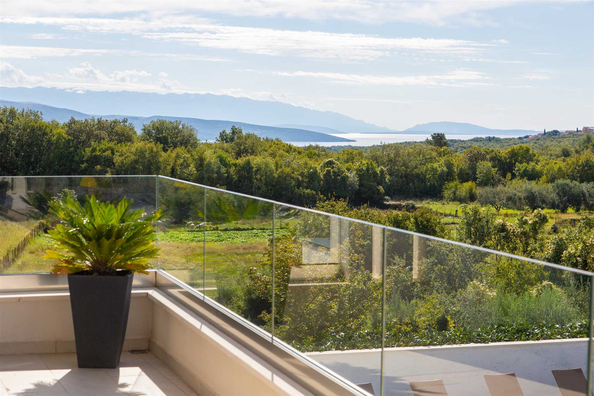 Villa LUMINOSA mit Außen- und Innenpool und Sauna