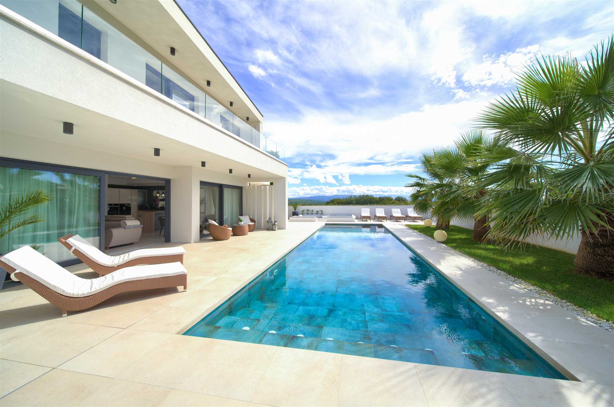 Villa LUMINOSA mit Außen- und Innenpool und Sauna