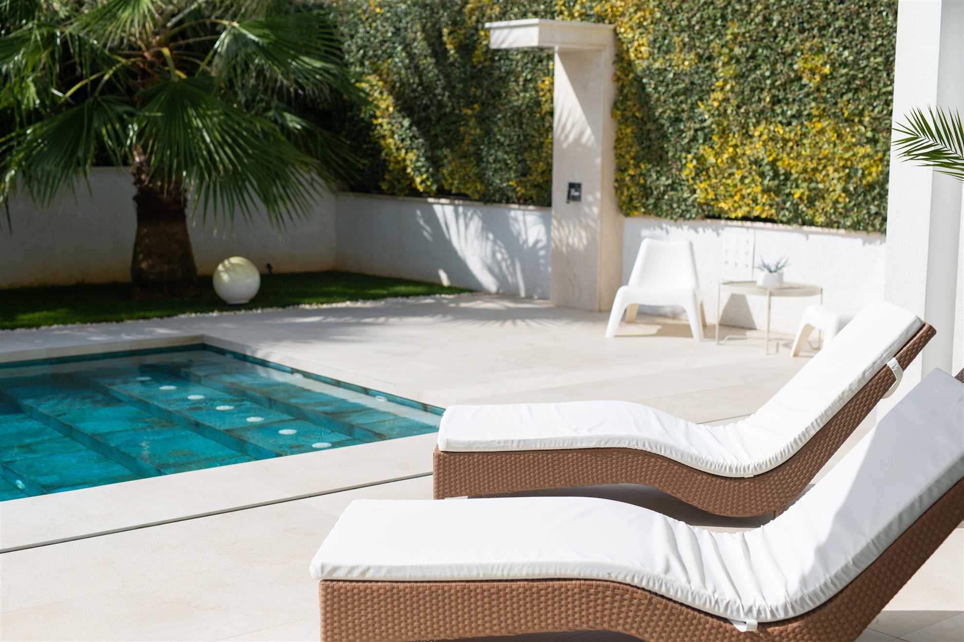 Villa LUMINOSA mit Außen- und Innenpool und Sauna