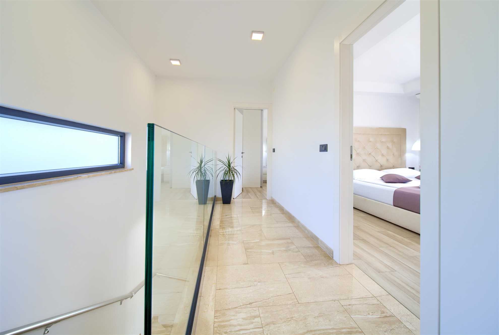 Villa LUMINOSA mit Außen- und Innenpool und Sauna