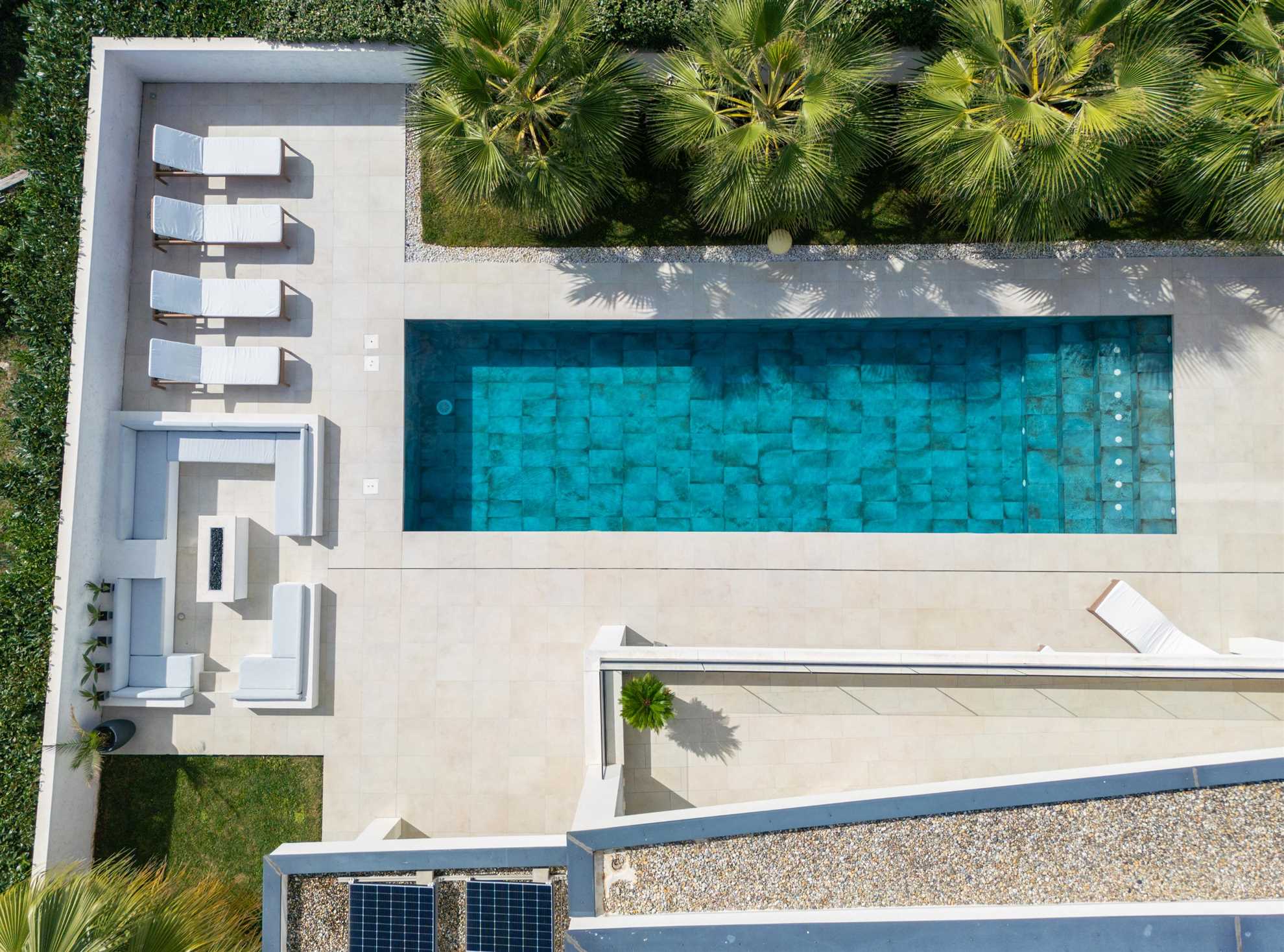 Villa LUMINOSA mit Außen- und Innenpool und Sauna