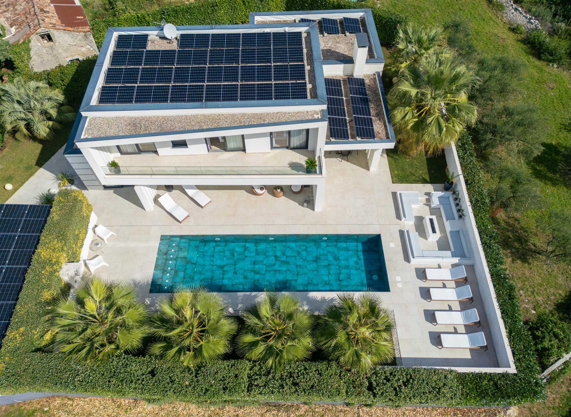 Villa LUMINOSA mit Außen- und Innenpool und Sauna