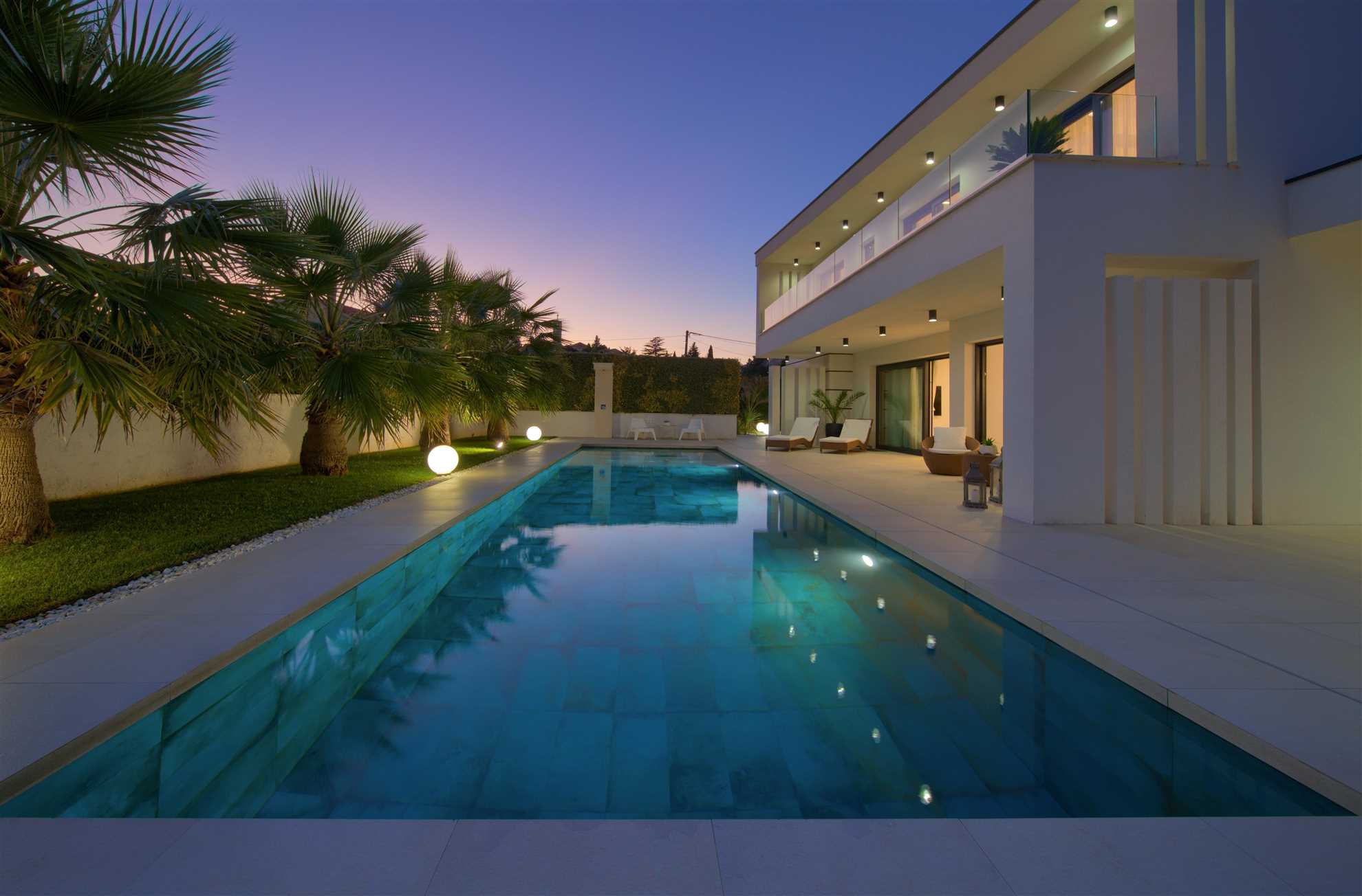 Villa LUMINOSA mit Außen- und Innenpool und Sauna