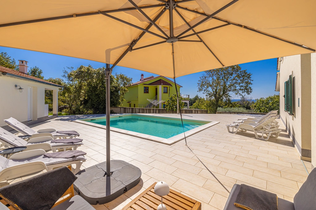 Holiday House in Kras with Private Pool