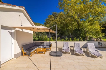 Holiday House in Kras with Private Pool