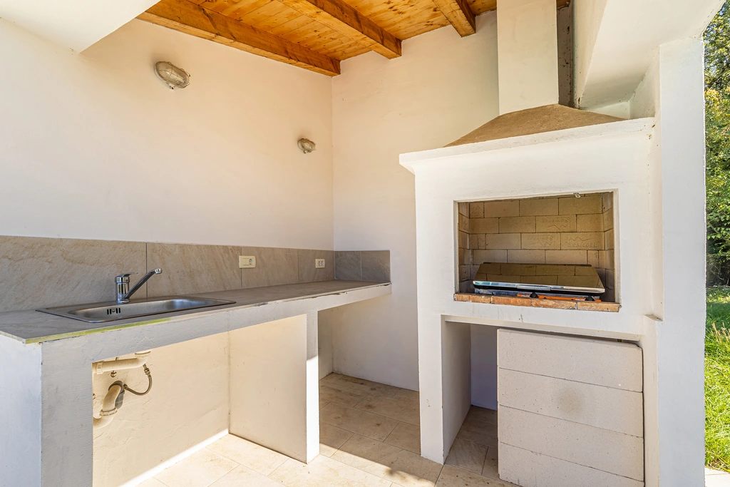 Holiday House in Kras with Private Pool