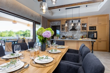 4-Bedroom Villa with Pool, Jacuzzi & Sauna in Žestilac