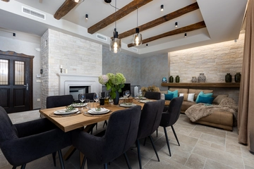 4-Bedroom Villa with Pool, Jacuzzi & Sauna in Žestilac