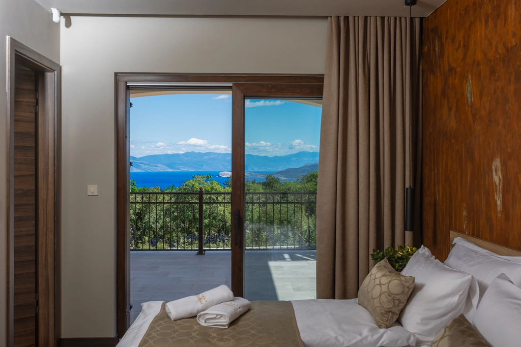 4-Bedroom Villa with Pool, Jacuzzi & Sauna in Žestilac