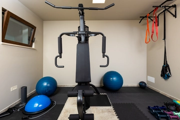 4-Bedroom Villa with Pool, Jacuzzi & Sauna in Žestilac