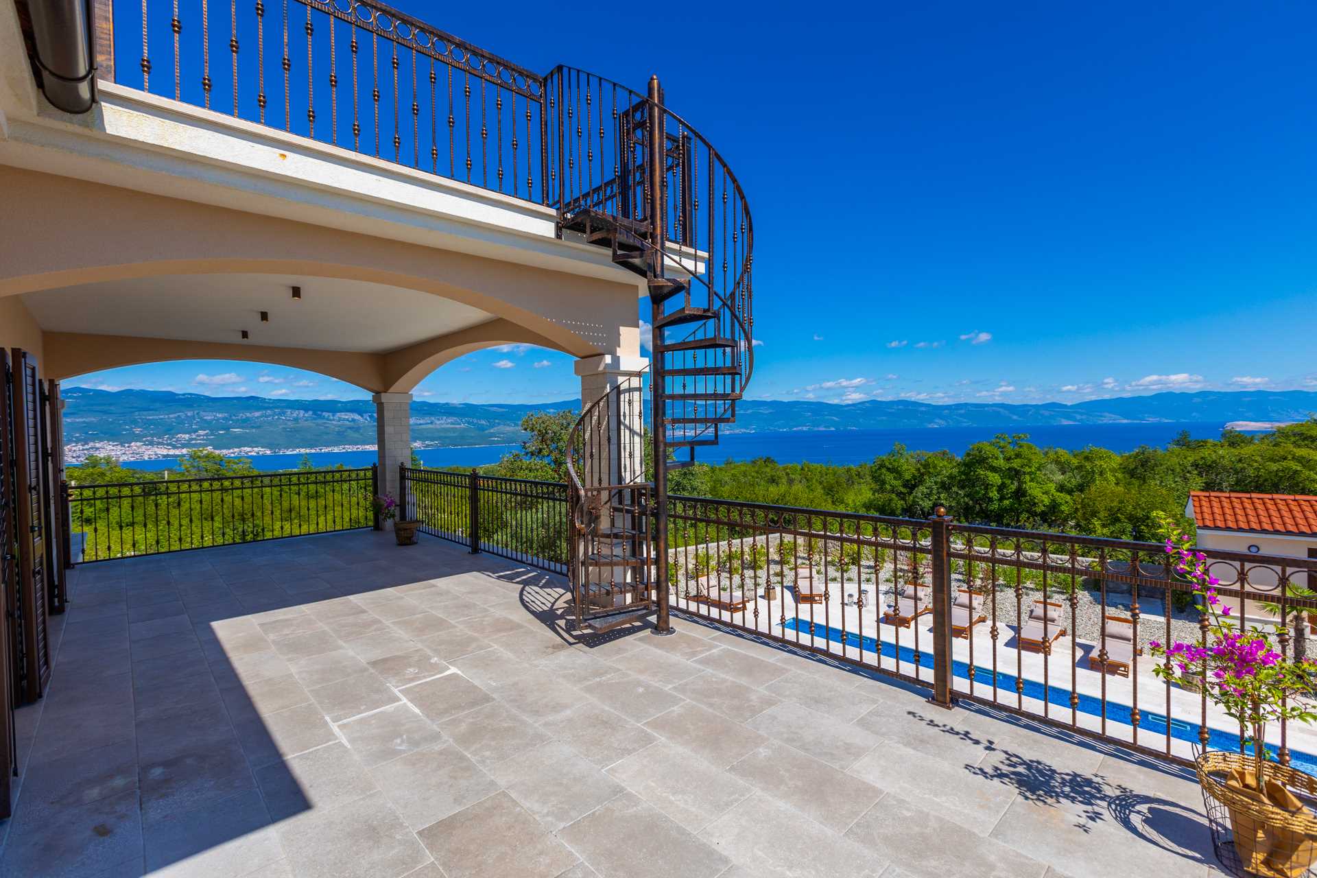 Luxusvilla GLABROVA mit Pool, Whirlpool und Sauna