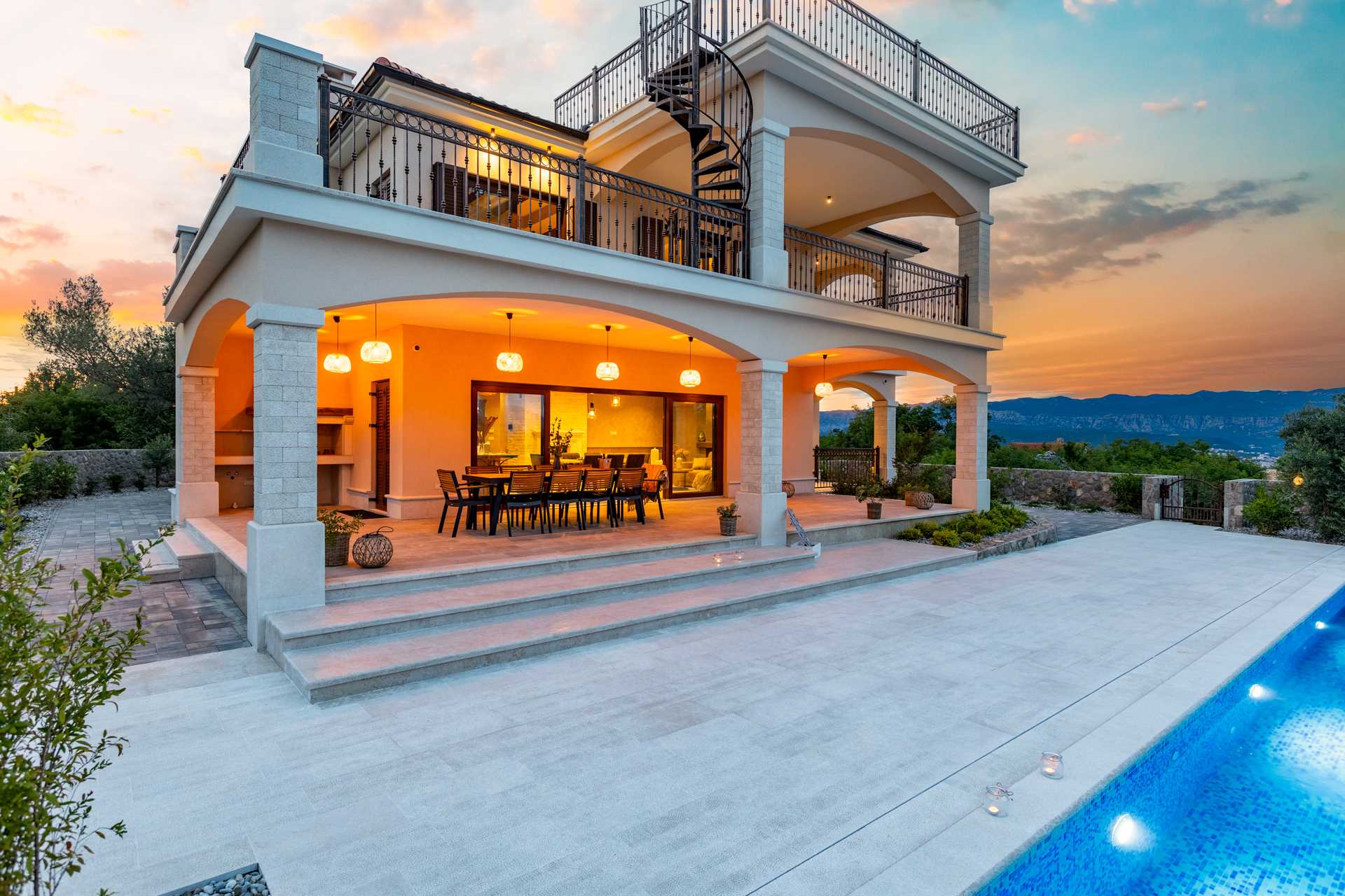 Luxusvilla GLABROVA mit Pool, Whirlpool und Sauna