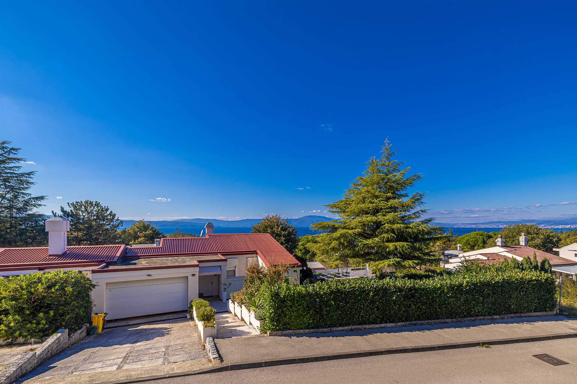 Kuća za odmor GRACE s privatnim jacuzzijem