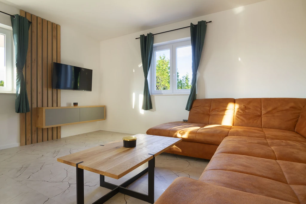 Apartment in Hlapa with Private Pool & 3 Bedrooms