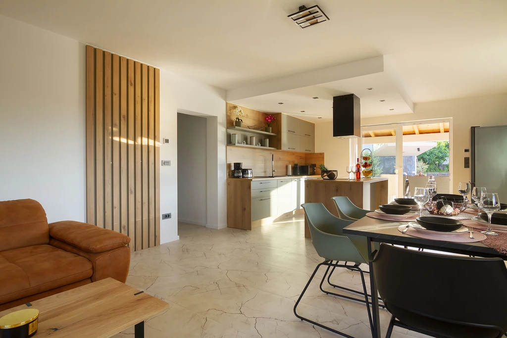 Apartment in Hlapa with Private Pool & 3 Bedrooms