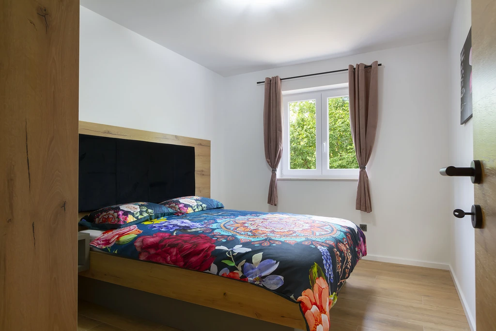 Apartment in Hlapa with Private Pool & 3 Bedrooms